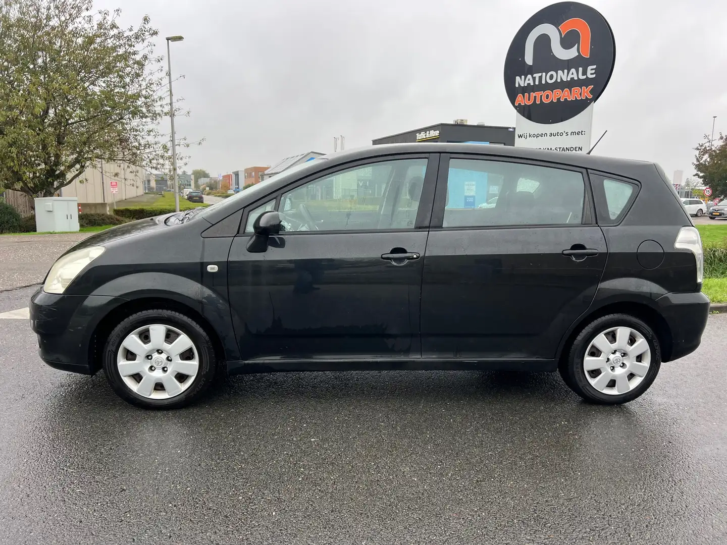 Toyota Verso 2006 * 1.8 VVT-i Sol * AIRCO * ELEC. RAMEN * TOP A Zwart - 2