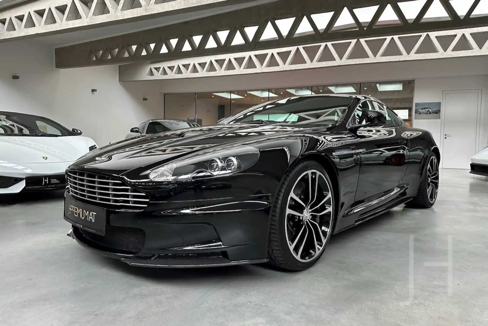 Aston Martin DBS Carbon Black Edition Schwarz - 1