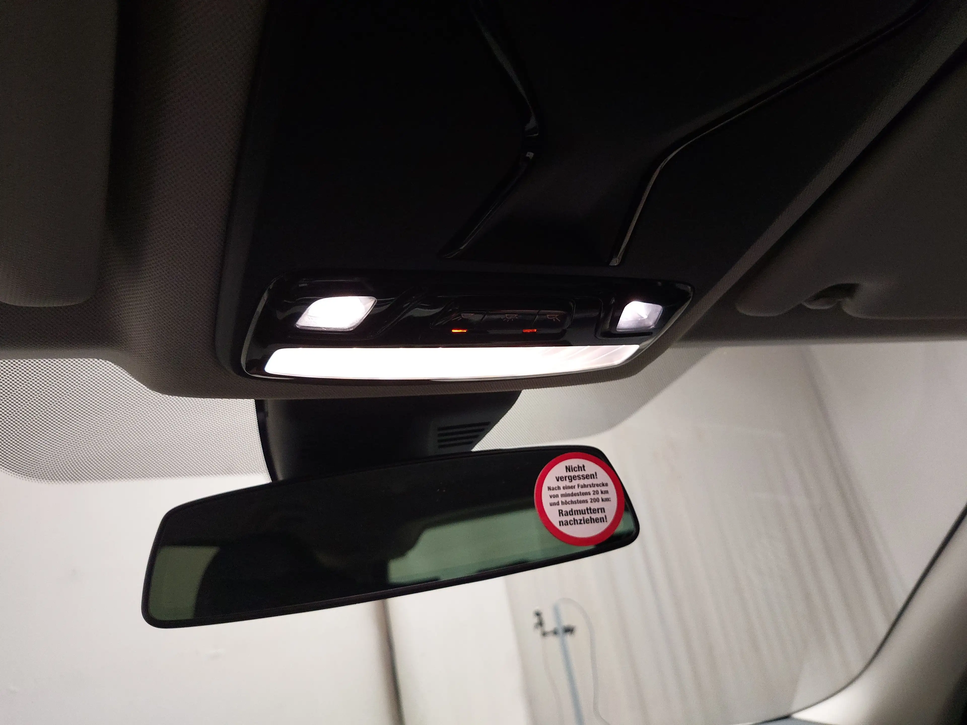 BMW 320 dA Touring Leder Navi LED Curved AHK PDC — photo 13