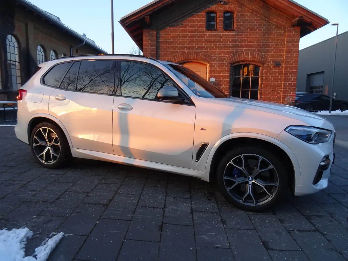 BMW X5 M50 i - Swarovski - Scheckh. gepfl. Blanc - 2