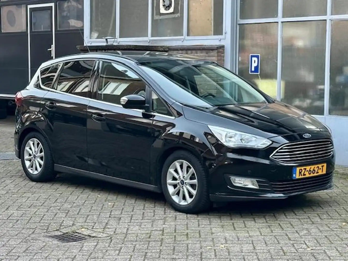 Ford C-Max 1.0 Titanium Zwart - 2