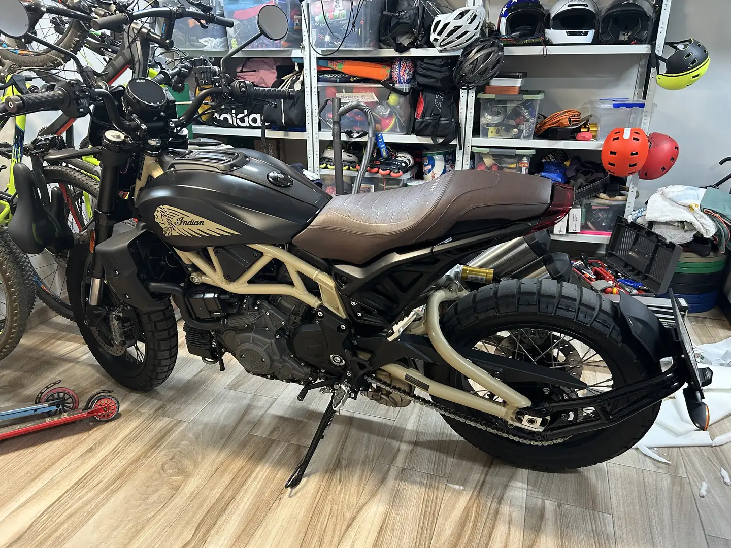 Indian FTR 1200 Rally Negro - 2