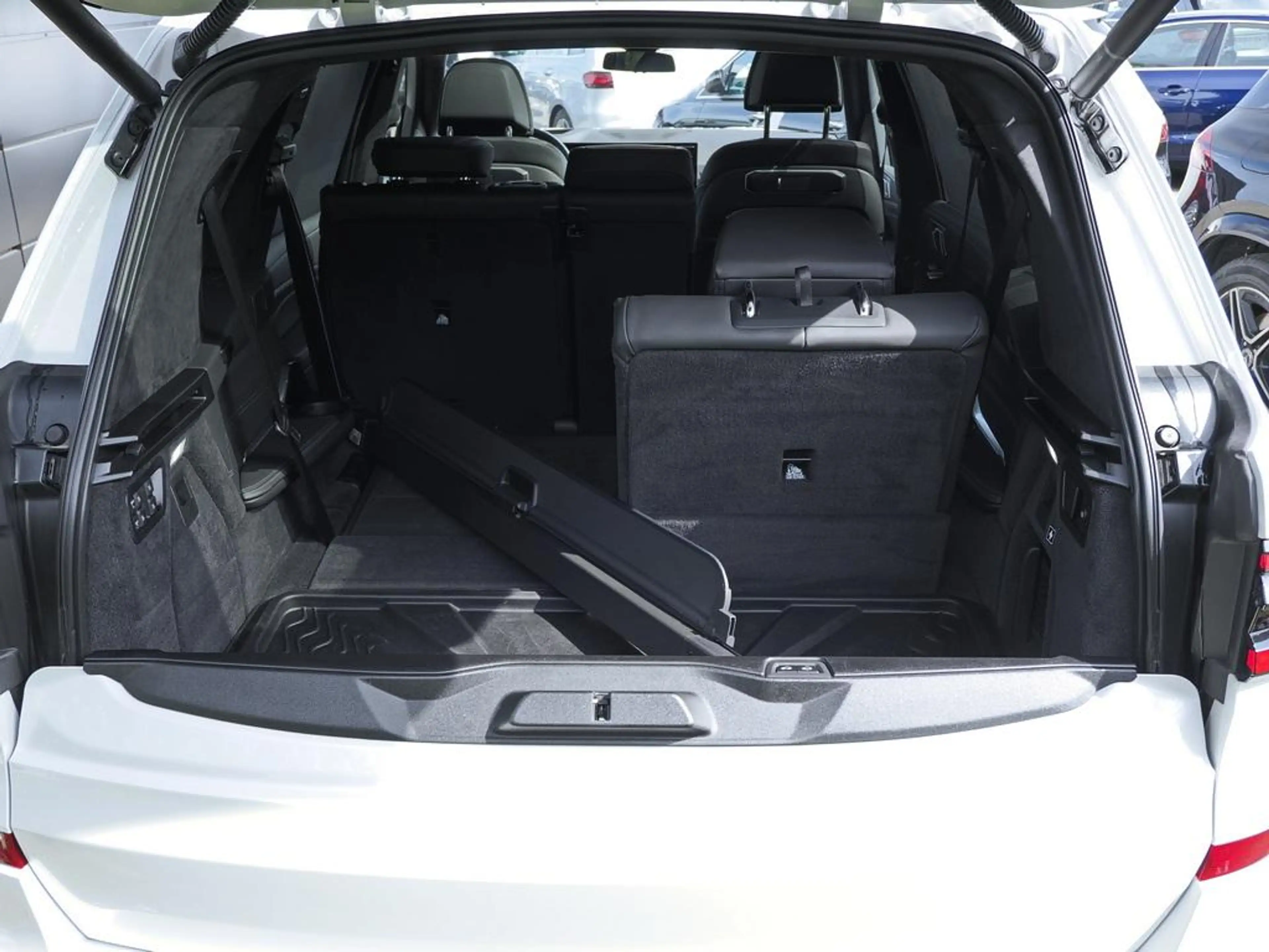 BMW X7 xDRIVE 40 d M SPORT 7-SITZE PANO AHK KAMERA — photo 15