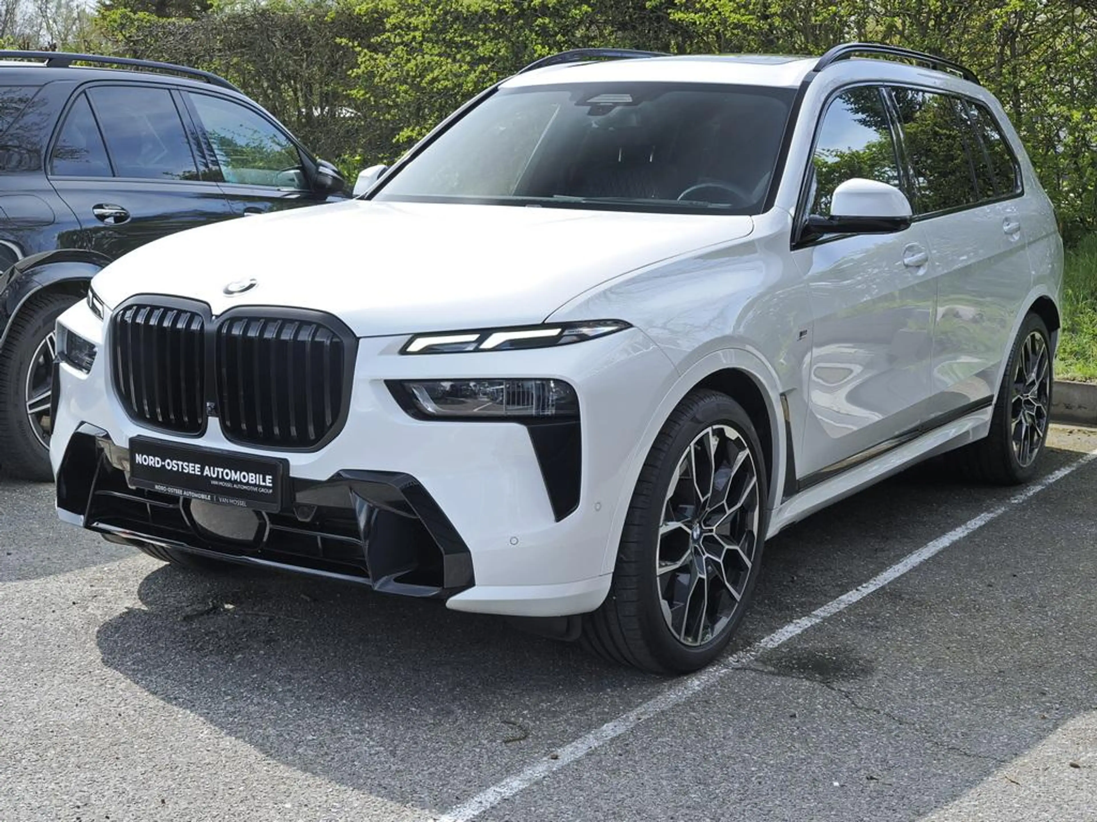 BMW X7 xDRIVE 40 d M SPORT 7-SITZE PANO AHK KAMERA — photo 6