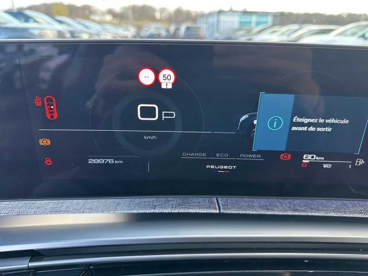 Peugeot 5008 e-GT Line / Essence 17