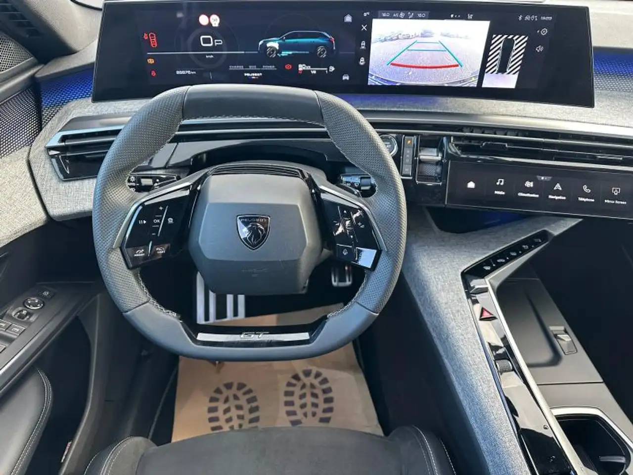 Peugeot 5008 e-GT Line / Essence 34