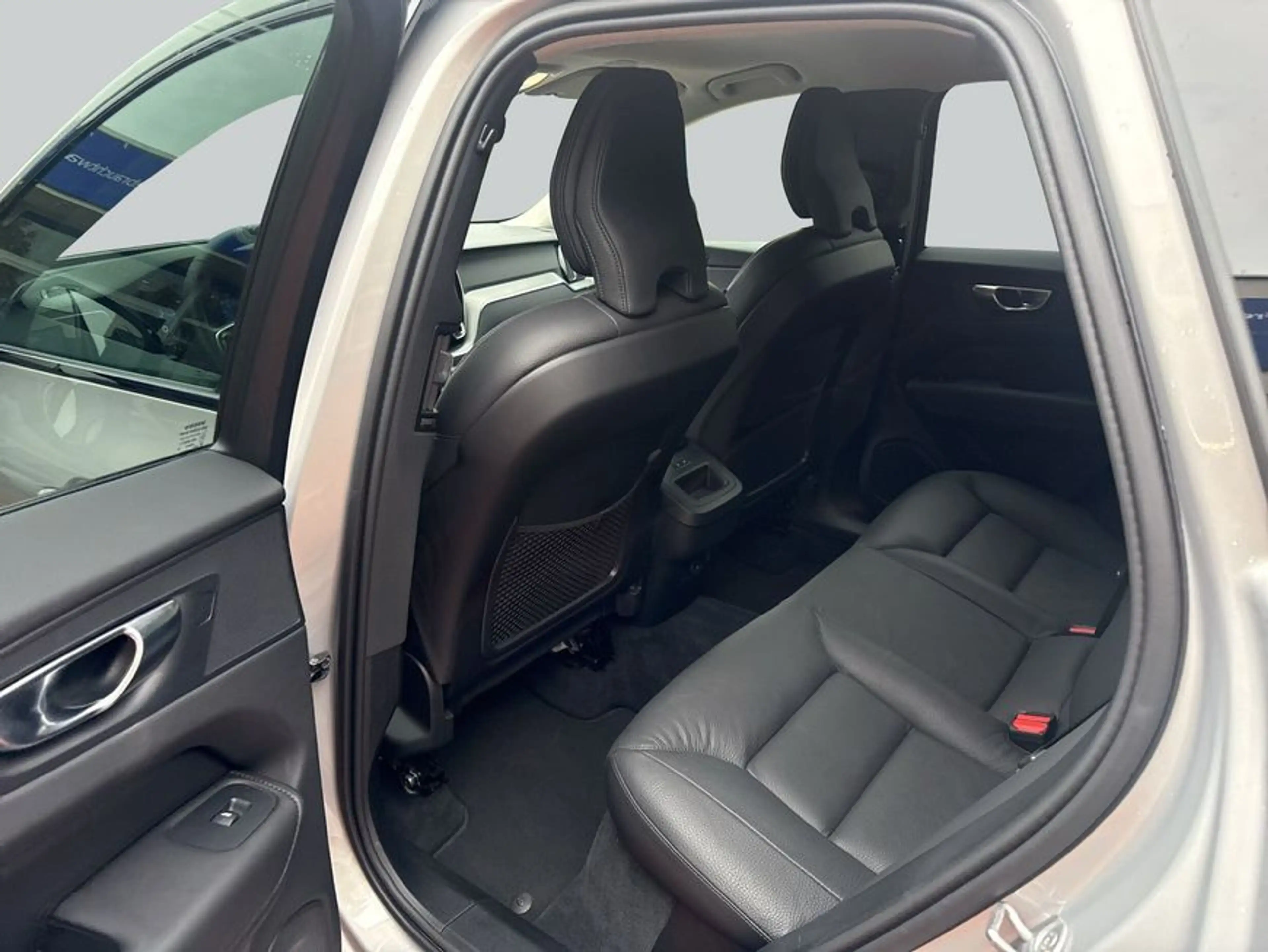 Volvo XC60 XC60 B5 B AWD Plus Dark AHK Head-Up 360°V GJR — photo 11