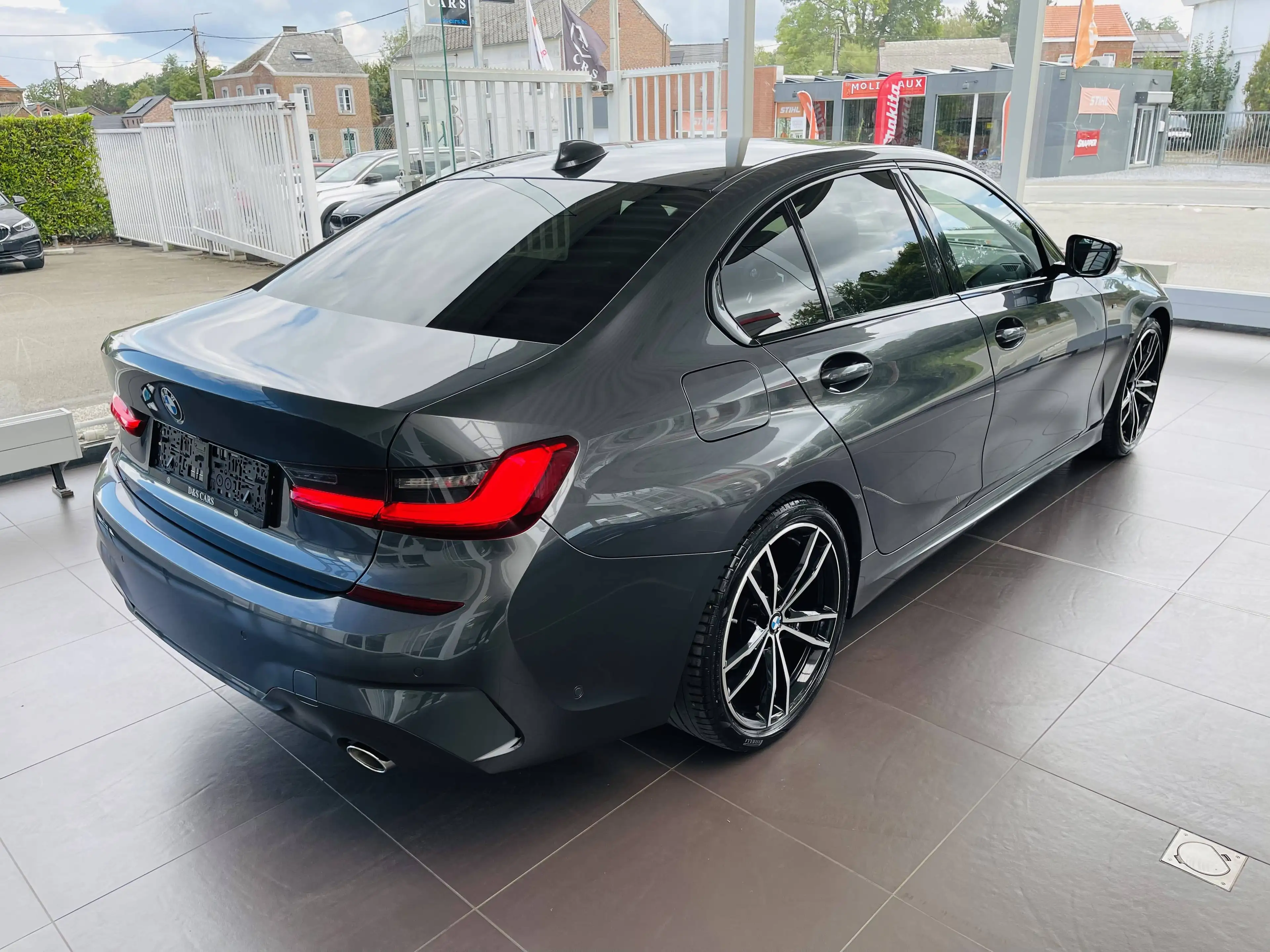 BMW 318 dA *** GARANTIE + PACK M + LED + GPS PRO + CUIR *** — photo 6
