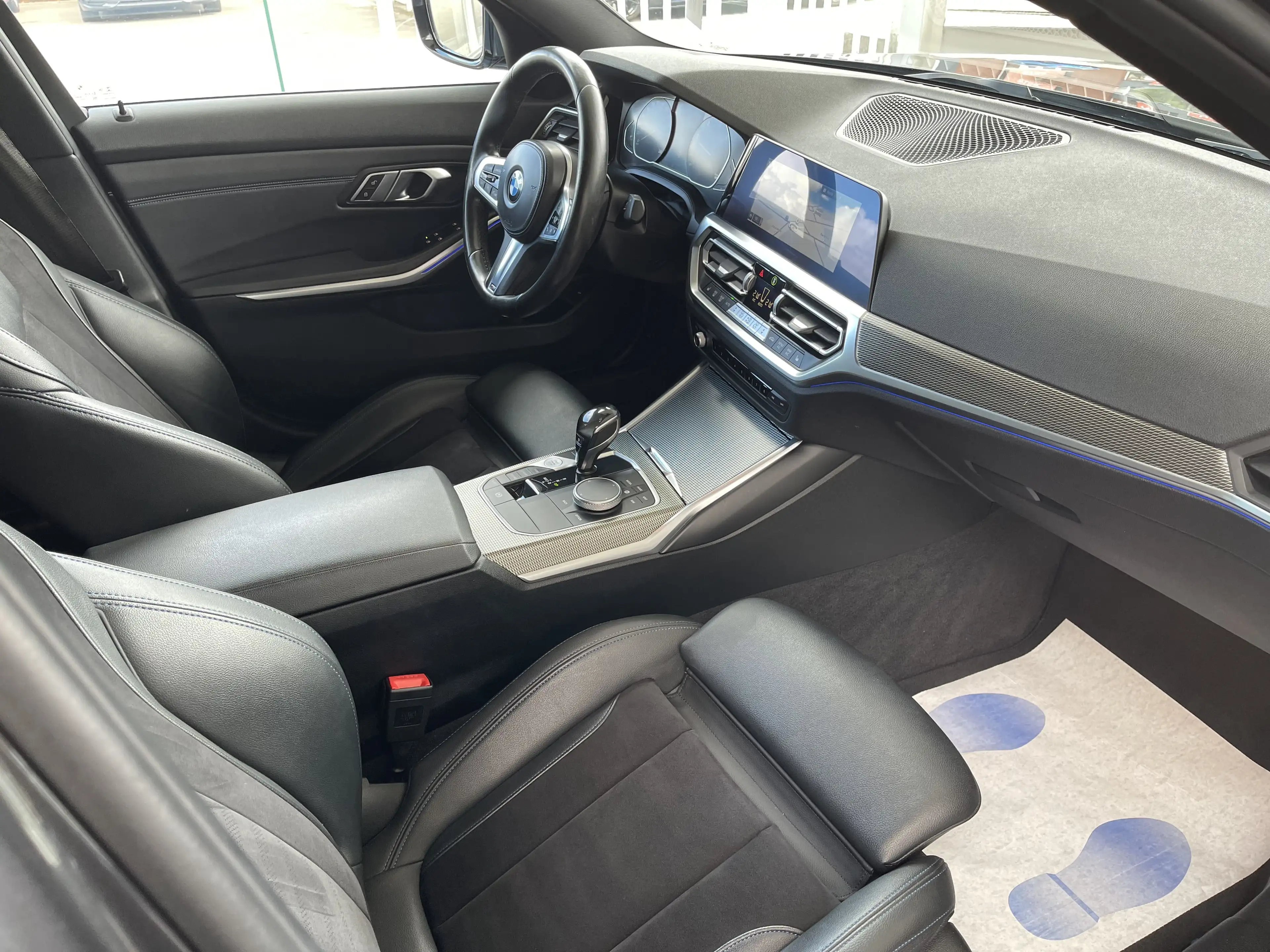 BMW 318 dA *** GARANTIE + PACK M + LED + GPS PRO + CUIR *** — photo 9