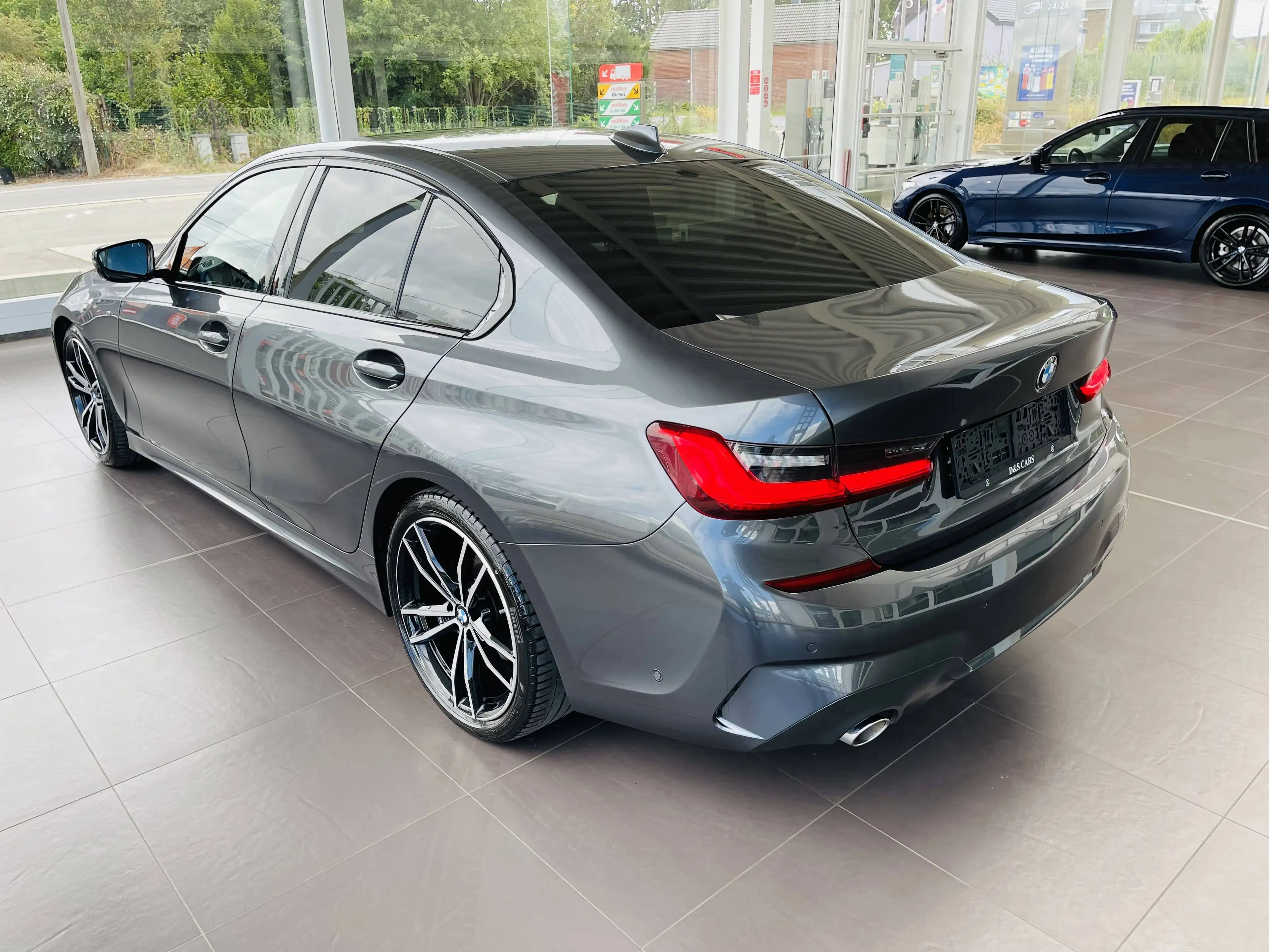 BMW 318 dA *** GARANTIE + PACK M + LED + GPS PRO + CUIR *** — photo 8