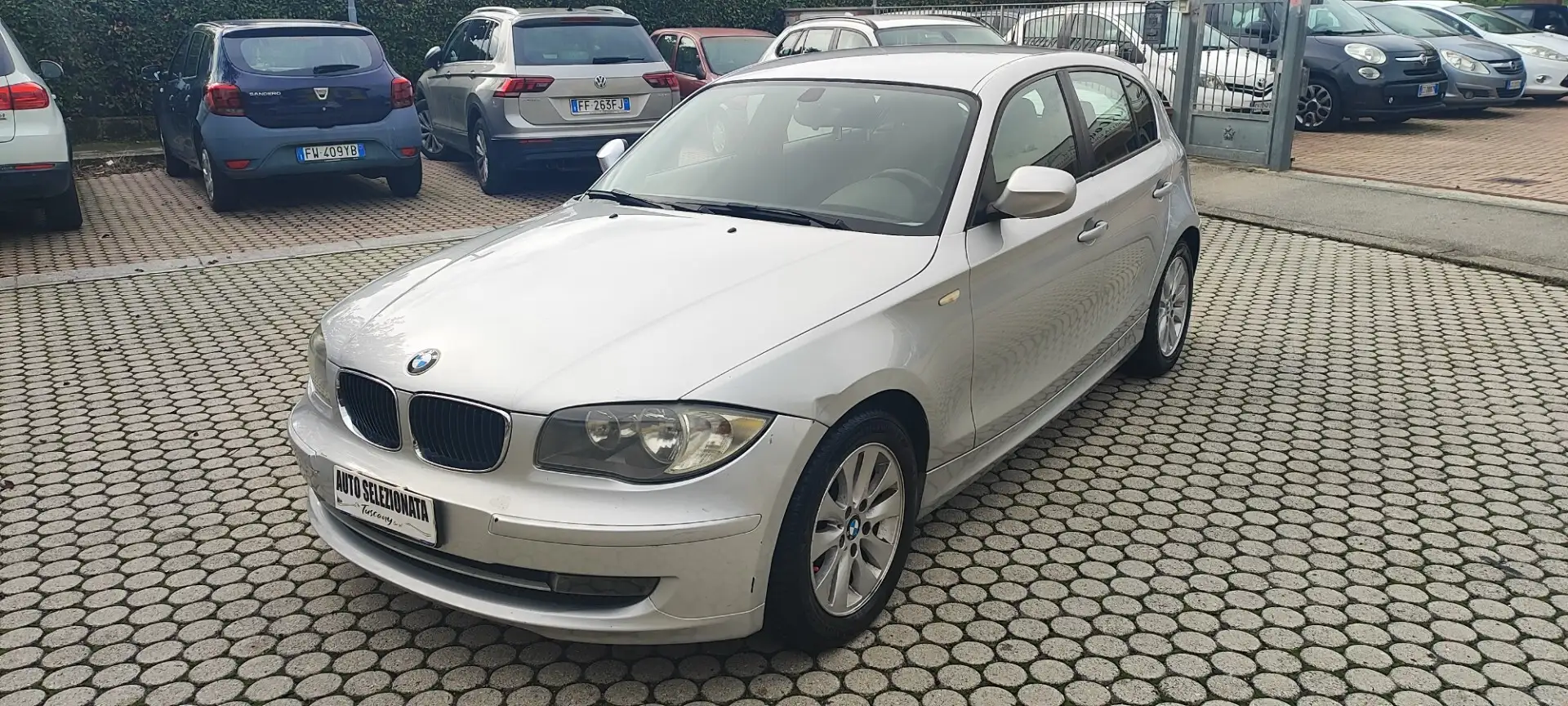 BMW 116 116d 2.0 116CV cat 5 porte Futura DPF Argent - 1