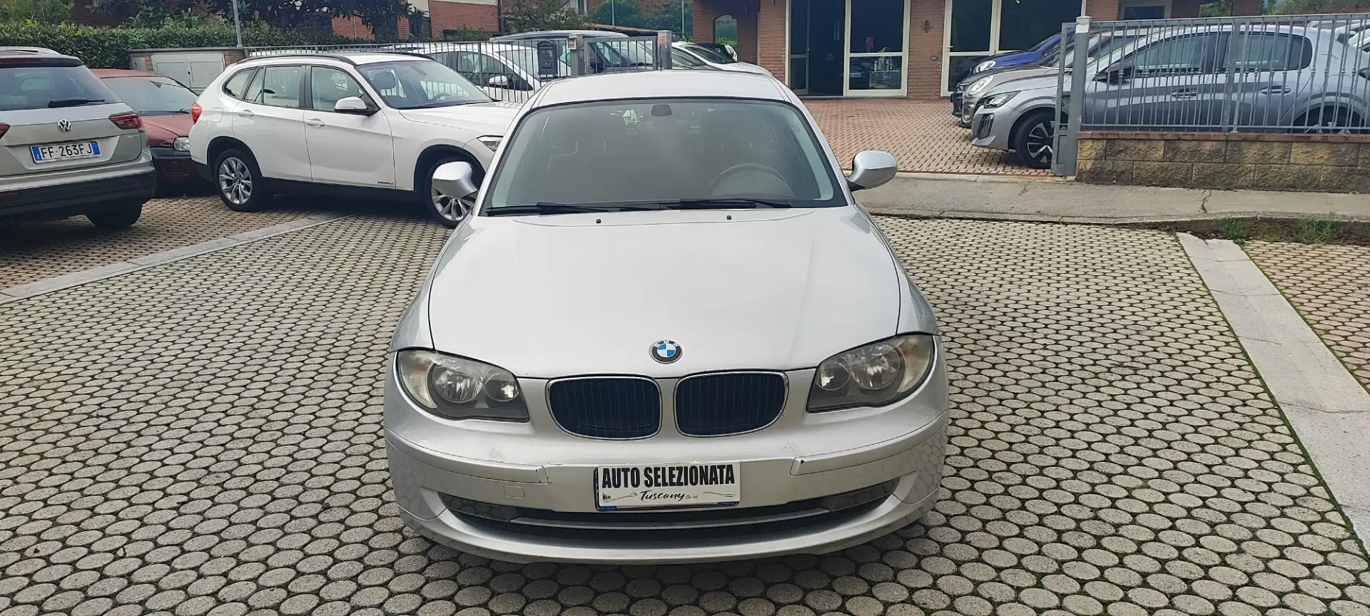 BMW 116 116d 2.0 116CV cat 5 porte Futura DPF Argent - 2