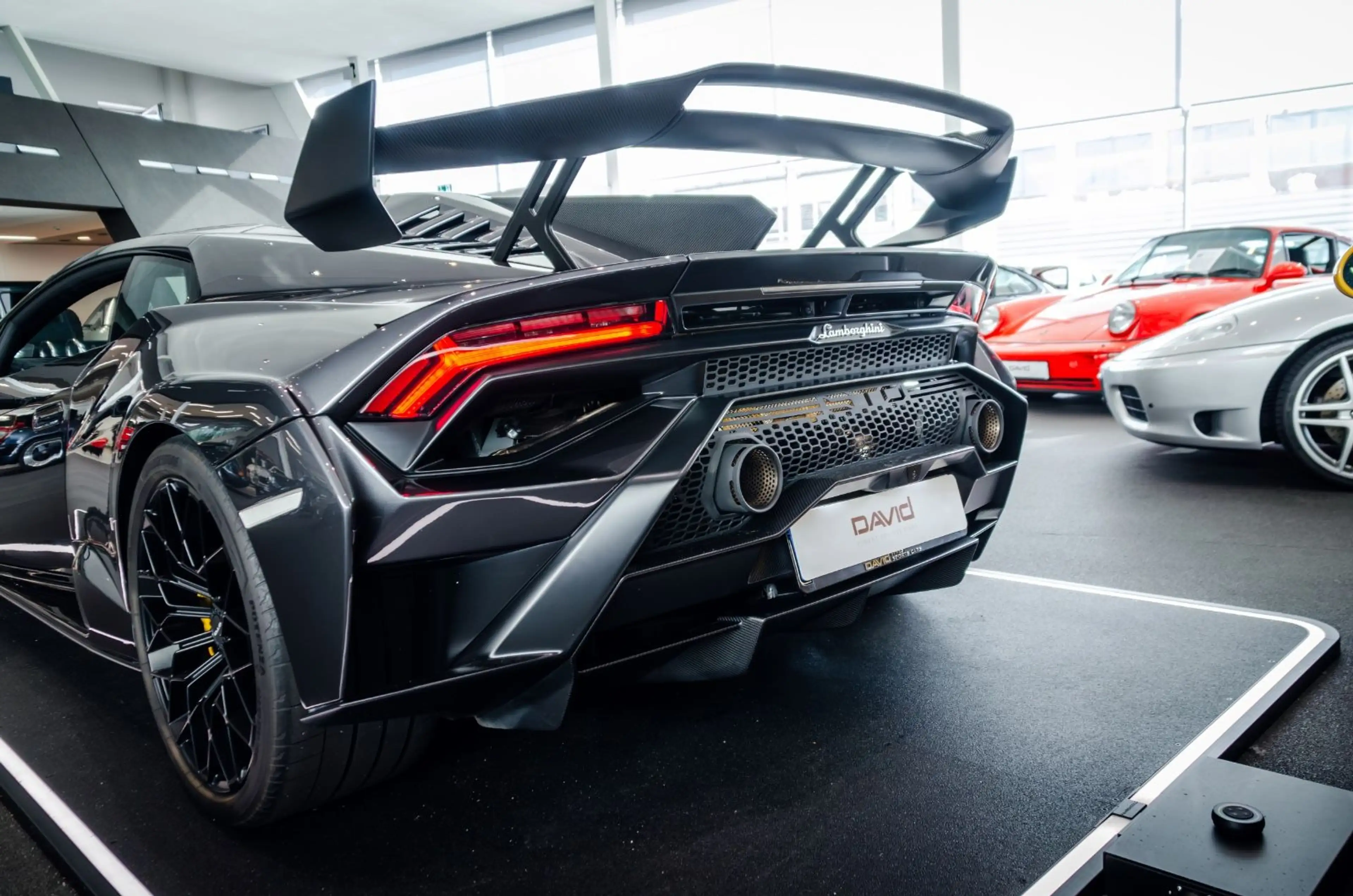 Lamborghini Huracán STO*Full Carbon*Lift*1. Hand* — photo 10