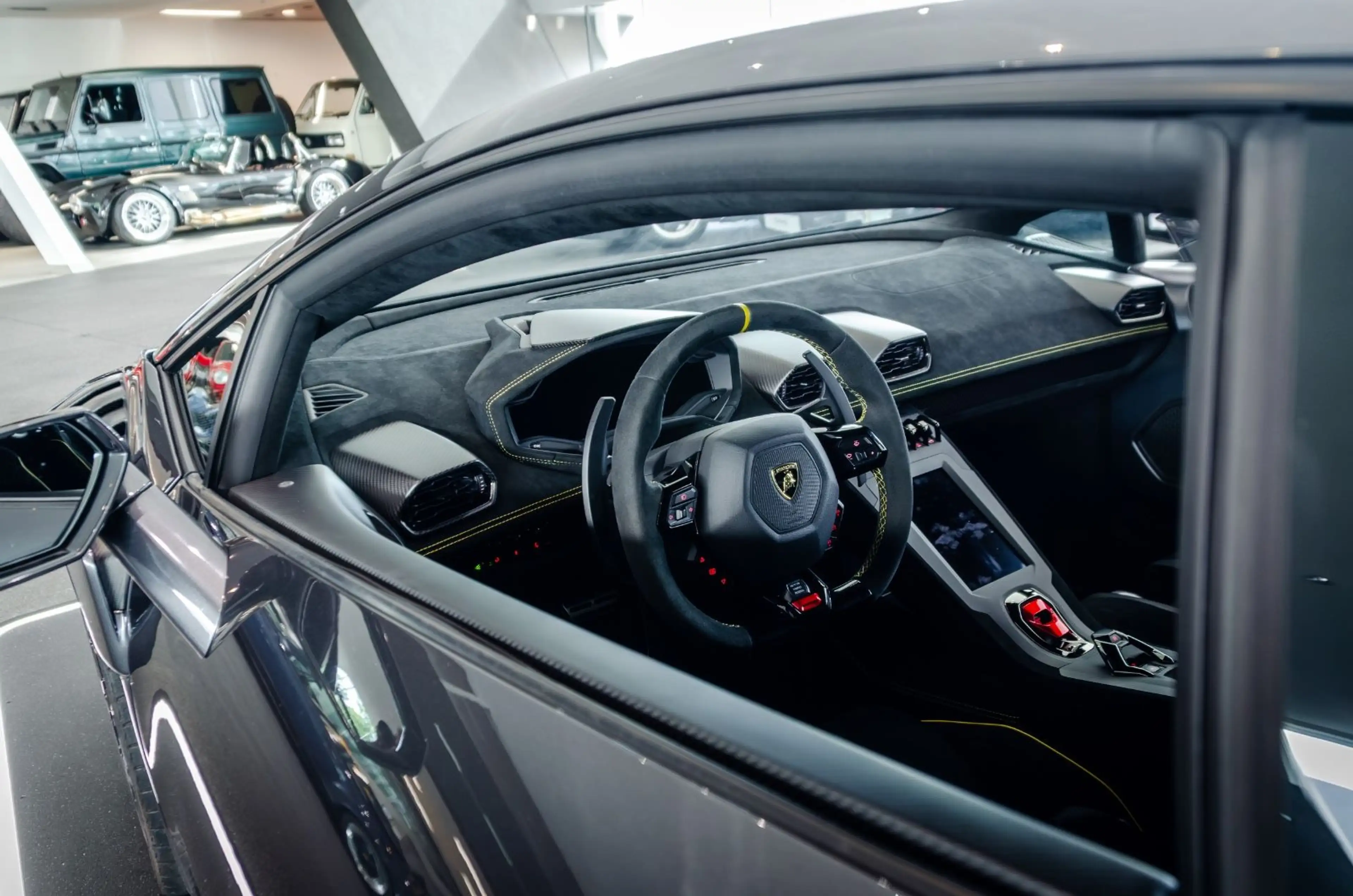 Lamborghini Huracán STO*Full Carbon*Lift*1. Hand* — photo 12