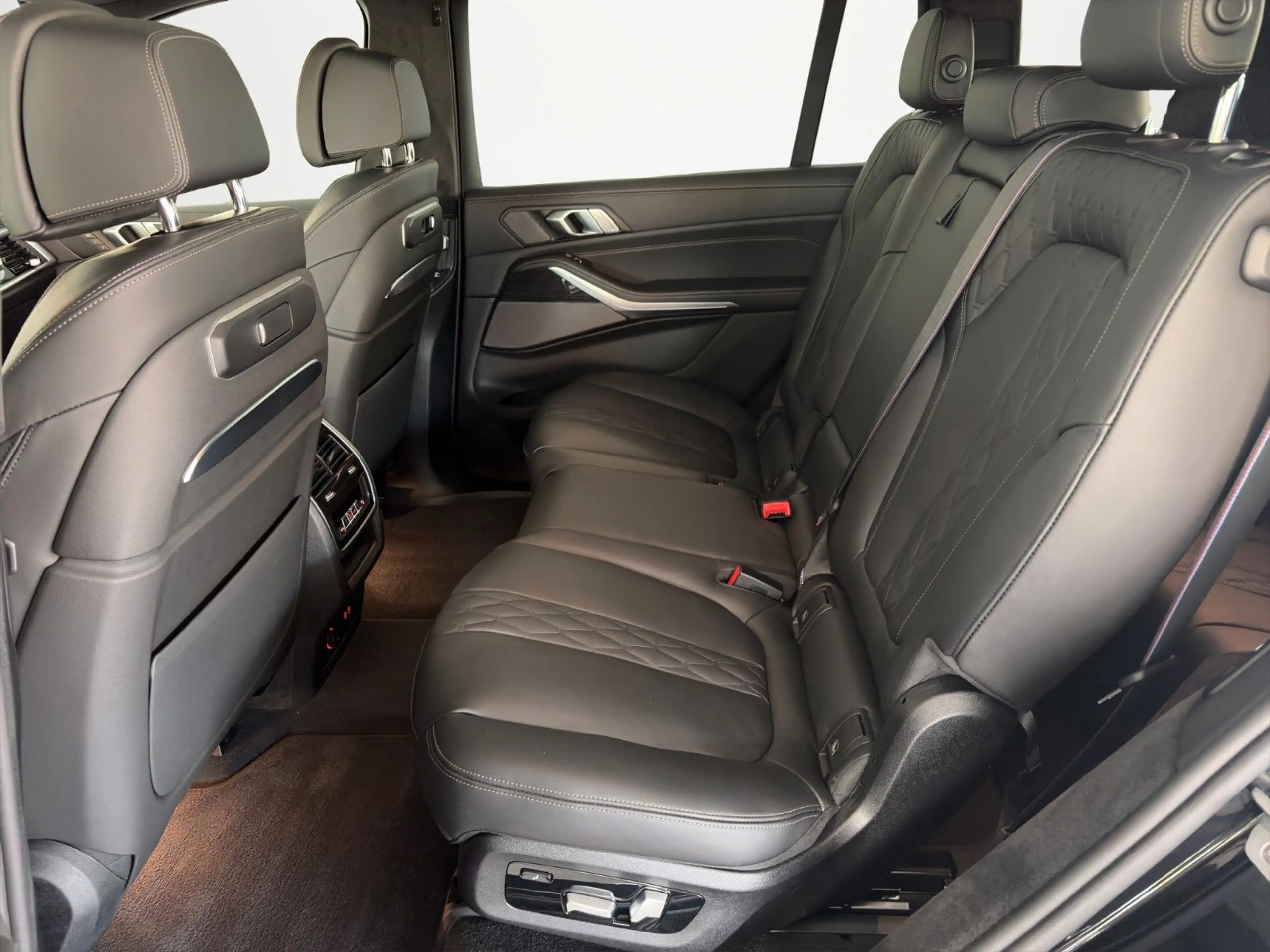 BMW X7 xDrive 40d M SPORT PRO /AHK/STH/H&K/PANO/7-SI — photo 10