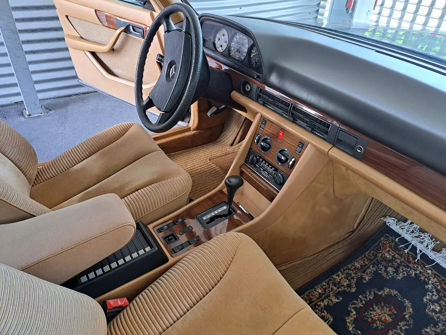 Mercedes-Benz 280 280 SE Braun - 2