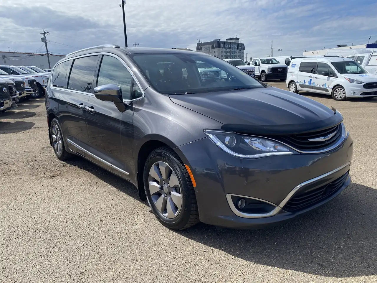 Chrysler Pacifica снимка Chrysler Pacifica