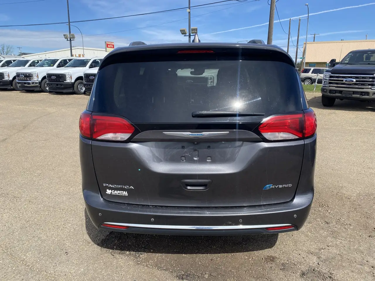 Chrysler Pacifica снимка Chrysler Pacifica