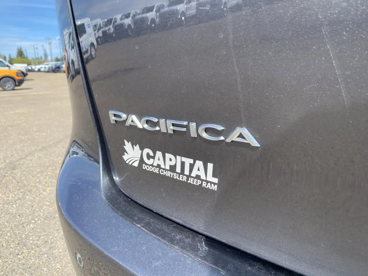 Chrysler Pacifica снимка Chrysler Pacifica