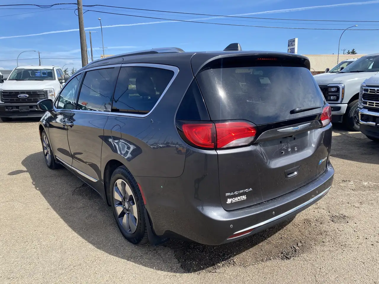 Chrysler Pacifica снимка Chrysler Pacifica