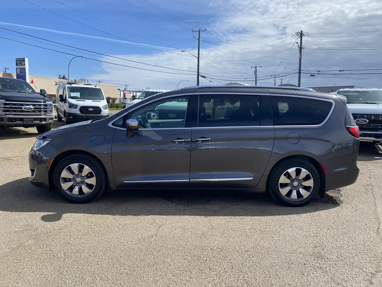 Chrysler Pacifica снимка Chrysler Pacifica