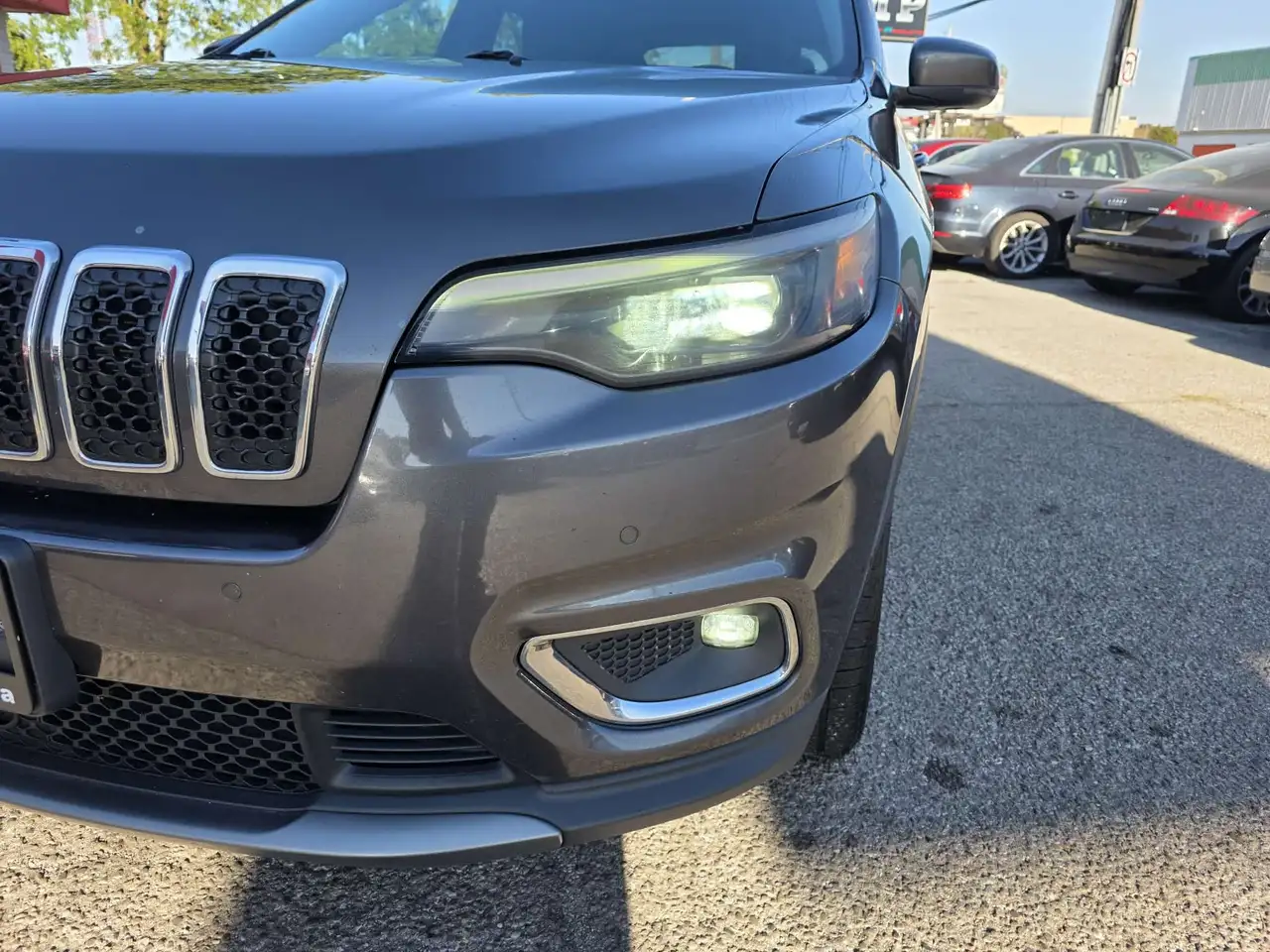 Jeep Cherokee снимка Jeep Cherokee