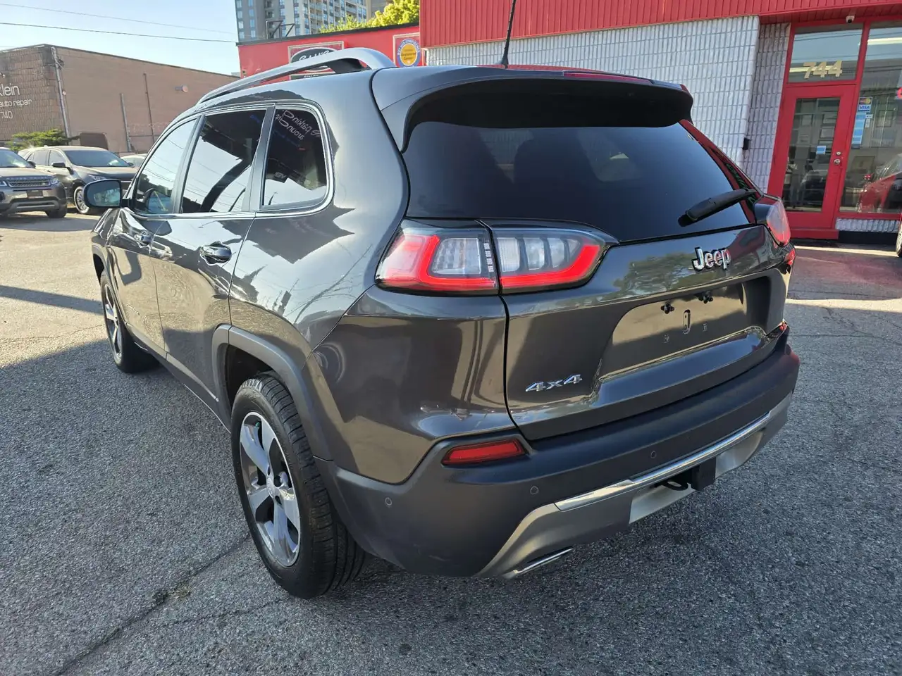 Jeep Cherokee снимка Jeep Cherokee