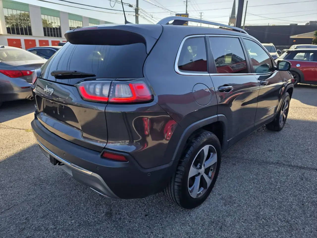 Jeep Cherokee снимка Jeep Cherokee