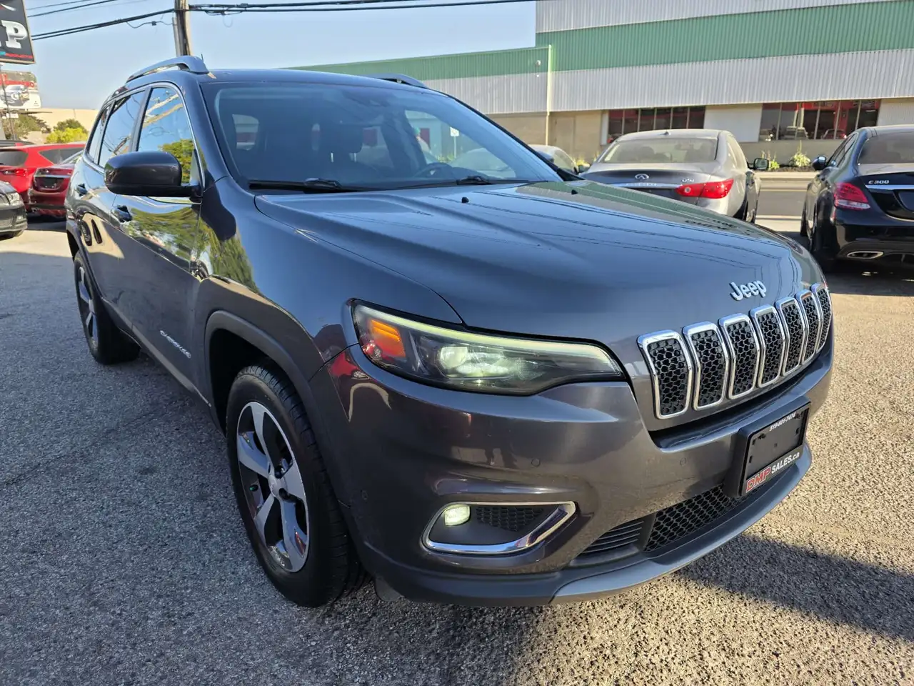 Jeep Cherokee снимка Jeep Cherokee
