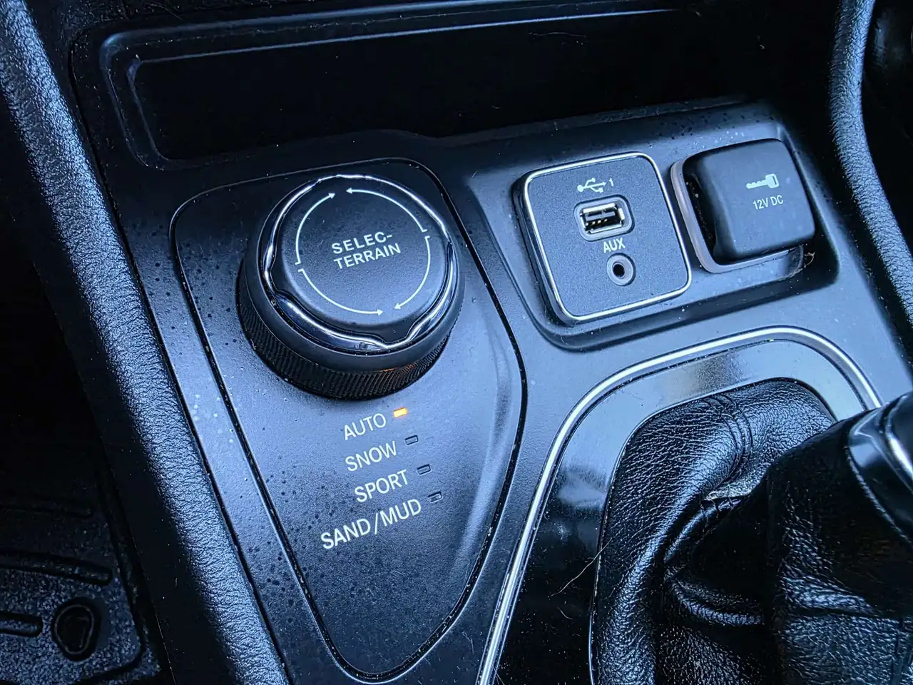 Jeep Cherokee снимка Jeep Cherokee