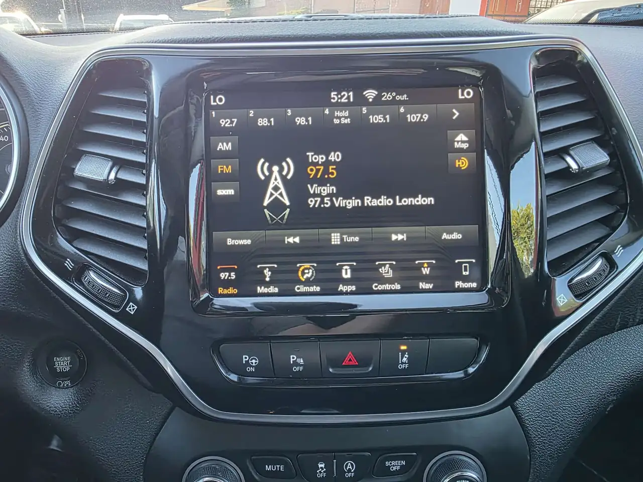 Jeep Cherokee снимка Jeep Cherokee