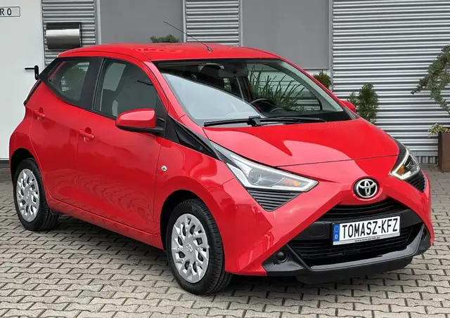 Toyota Aygo 1.0 VVTi x-Play*Klima*Temp*BT*TÜV+Insp. NEU