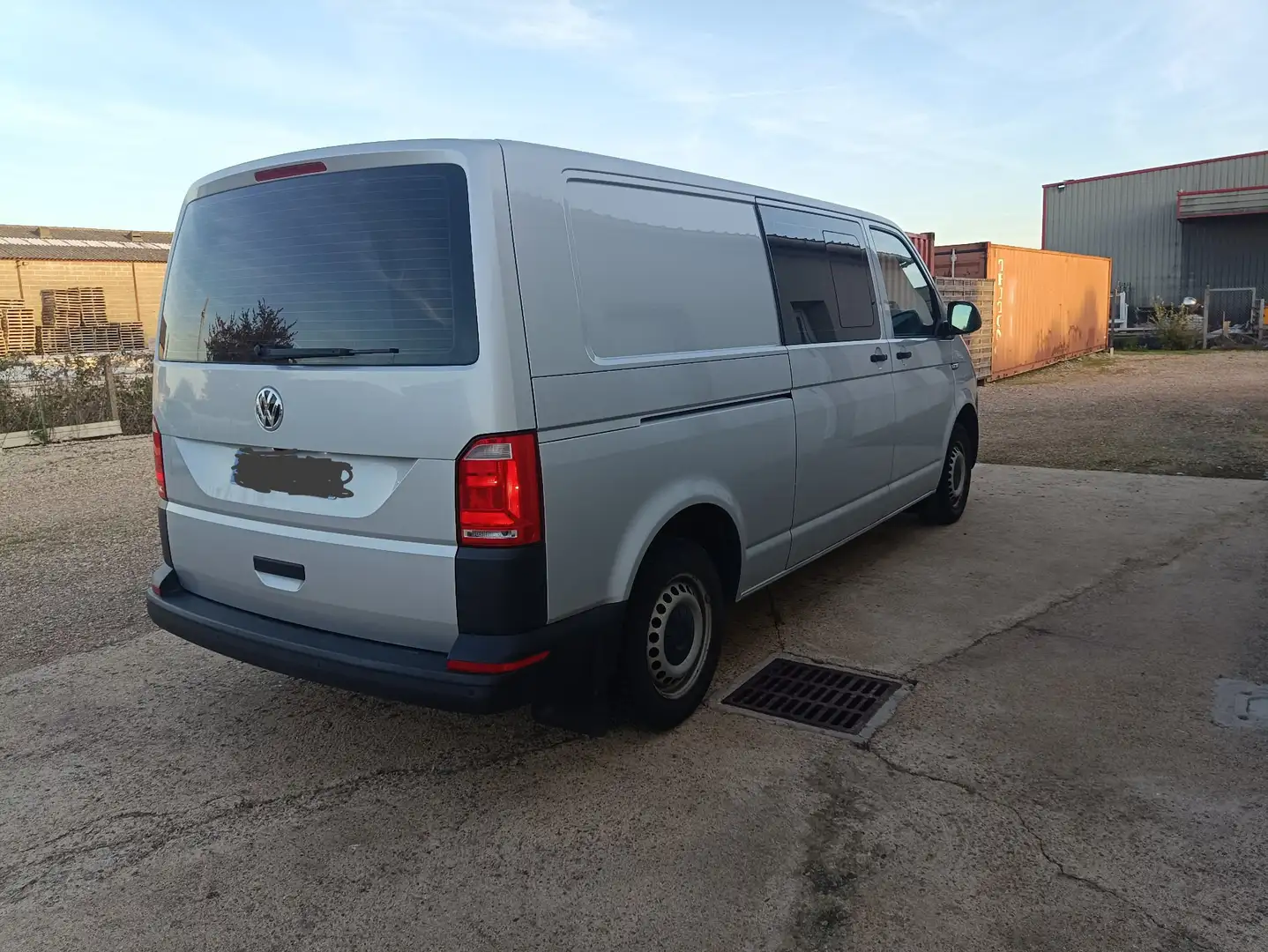 Volkswagen T6 Transporter VOLKSWAGEN TRANSPORTER 2.0 L TDI 150 CV CABINE RAL Gris - 2
