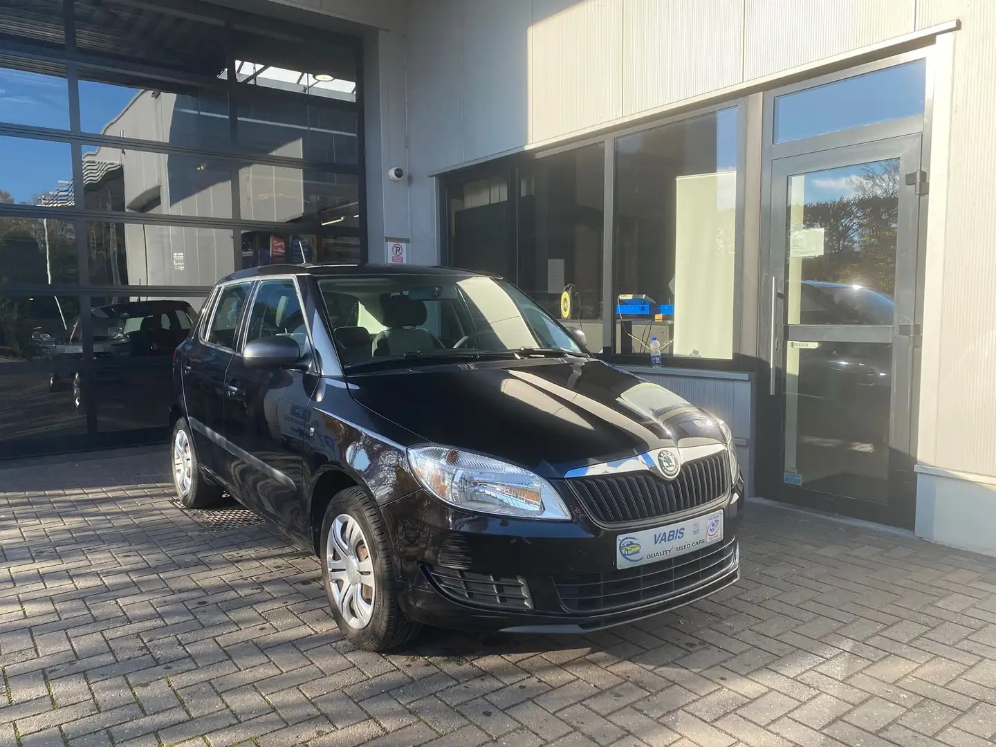 Skoda Fabia Fabia 1.2 HTP Active Noir - 1