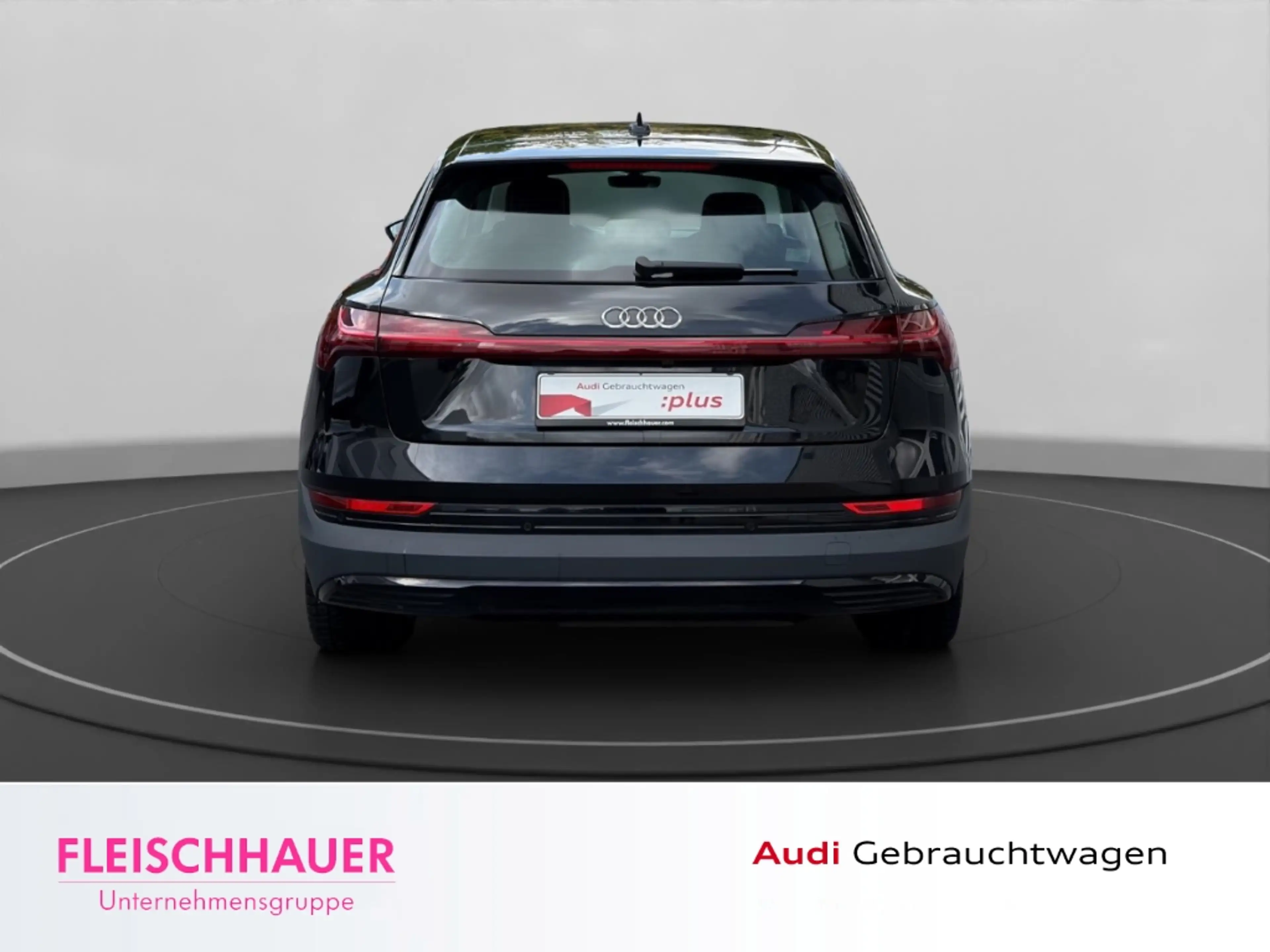 Audi e-tron 55quattro 300 KWLeder+Matrix+Pano+HeadUp+CarPlay+N — photo 6