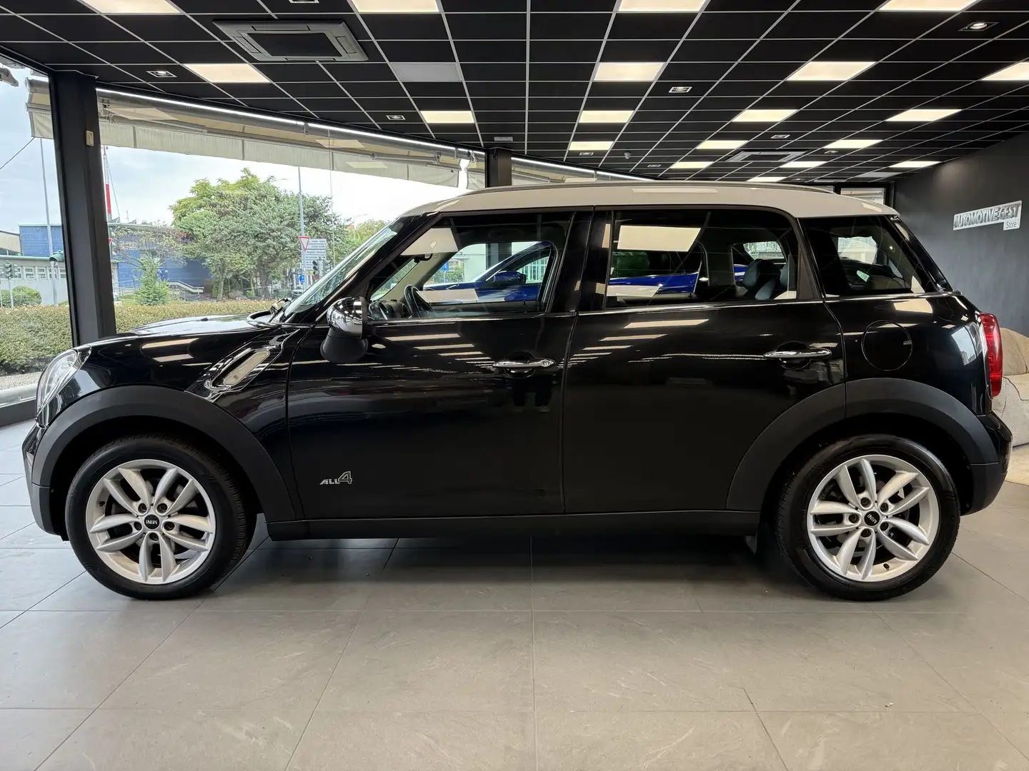 MINI Cooper D Countryman Mini 1.6 Cooper D Countryman ALL4 Zwart - 2