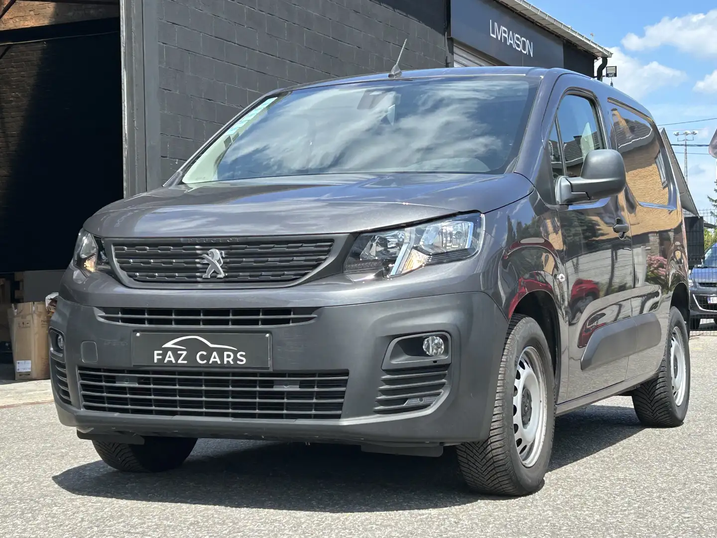 Peugeot Partner 1.5 BlueHDi * 1ER PROP + TVA + GPS + GARANTIE * Grijs - 1