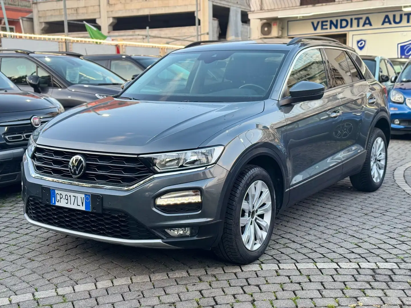 Volkswagen T-Roc 1.0 tsi Style 115cv Grau - 1
