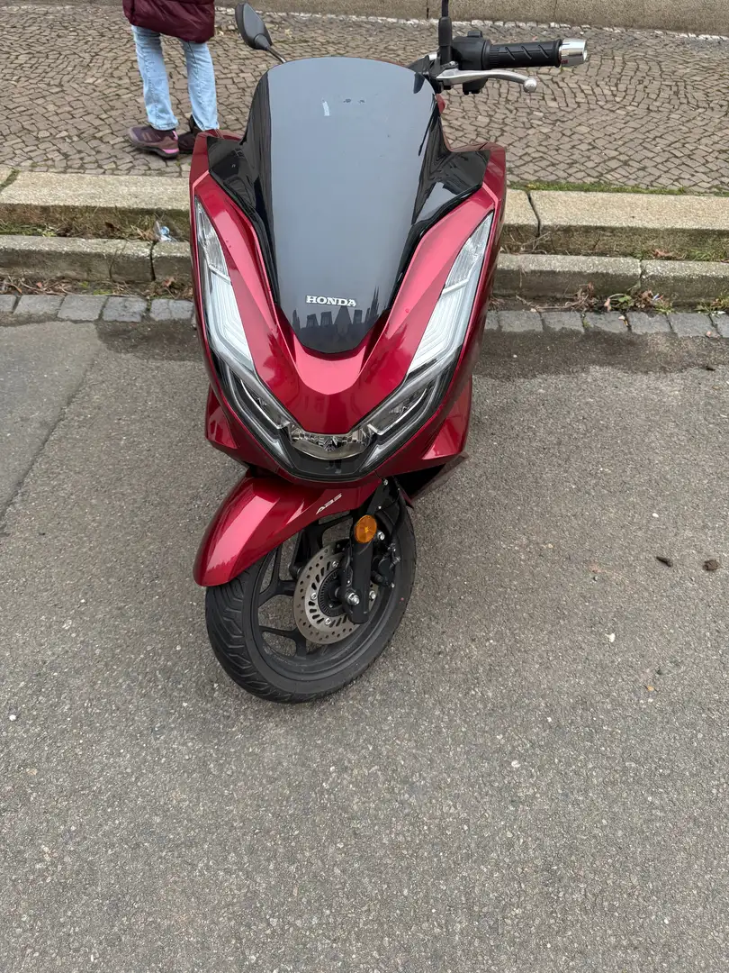 Honda PCX 125 Red - 1