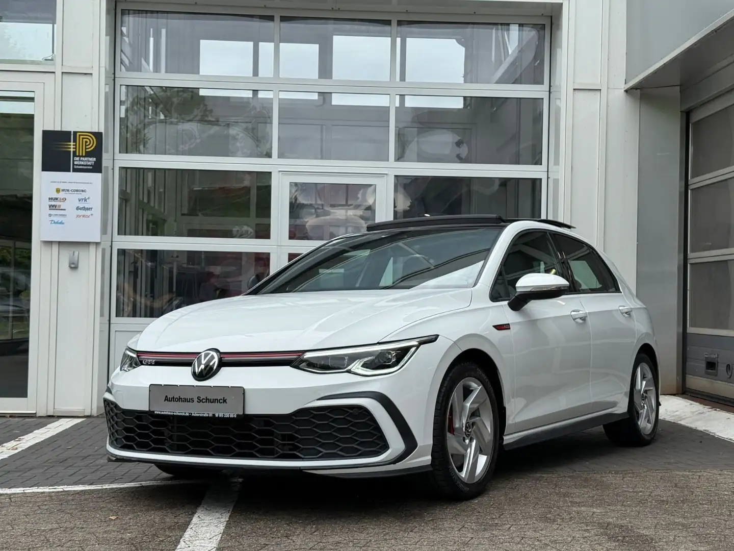 Volkswagen Golf VIII GTI PANO/SHZ/LED Blanc - 1