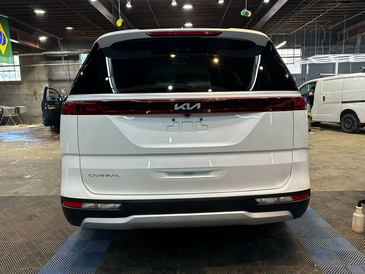 Kia Carnival photo Kia Carnival