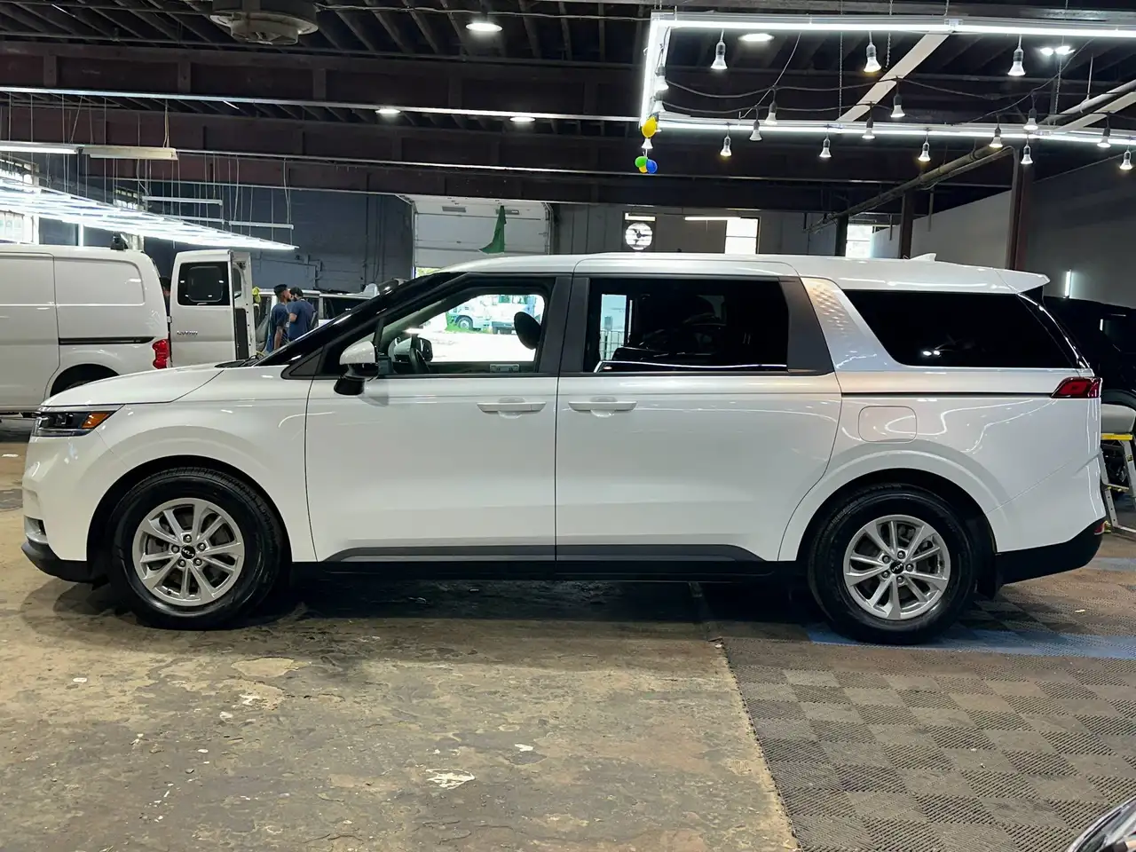 Kia Carnival photo Kia Carnival