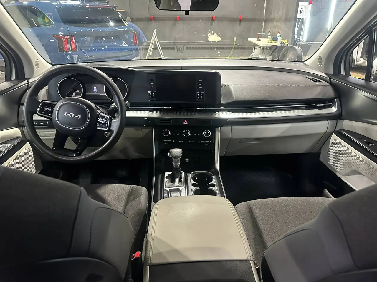 Kia Carnival photo Kia Carnival