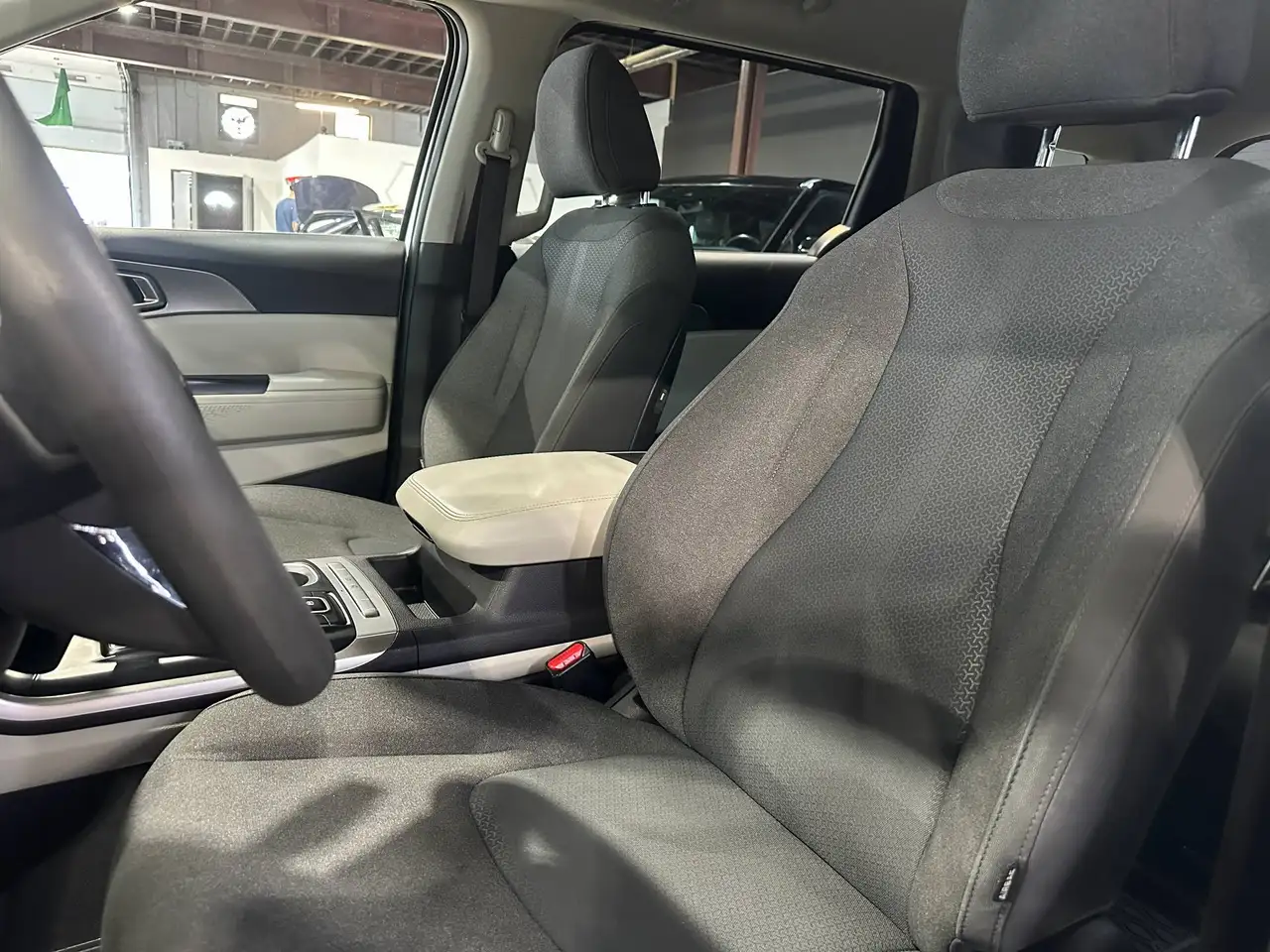 Kia Carnival photo Kia Carnival