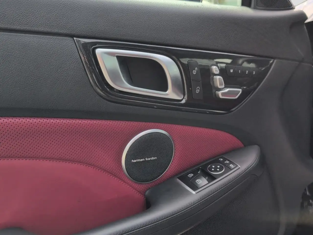 Mercedes-Benz SLC снимка Mercedes-Benz SLC