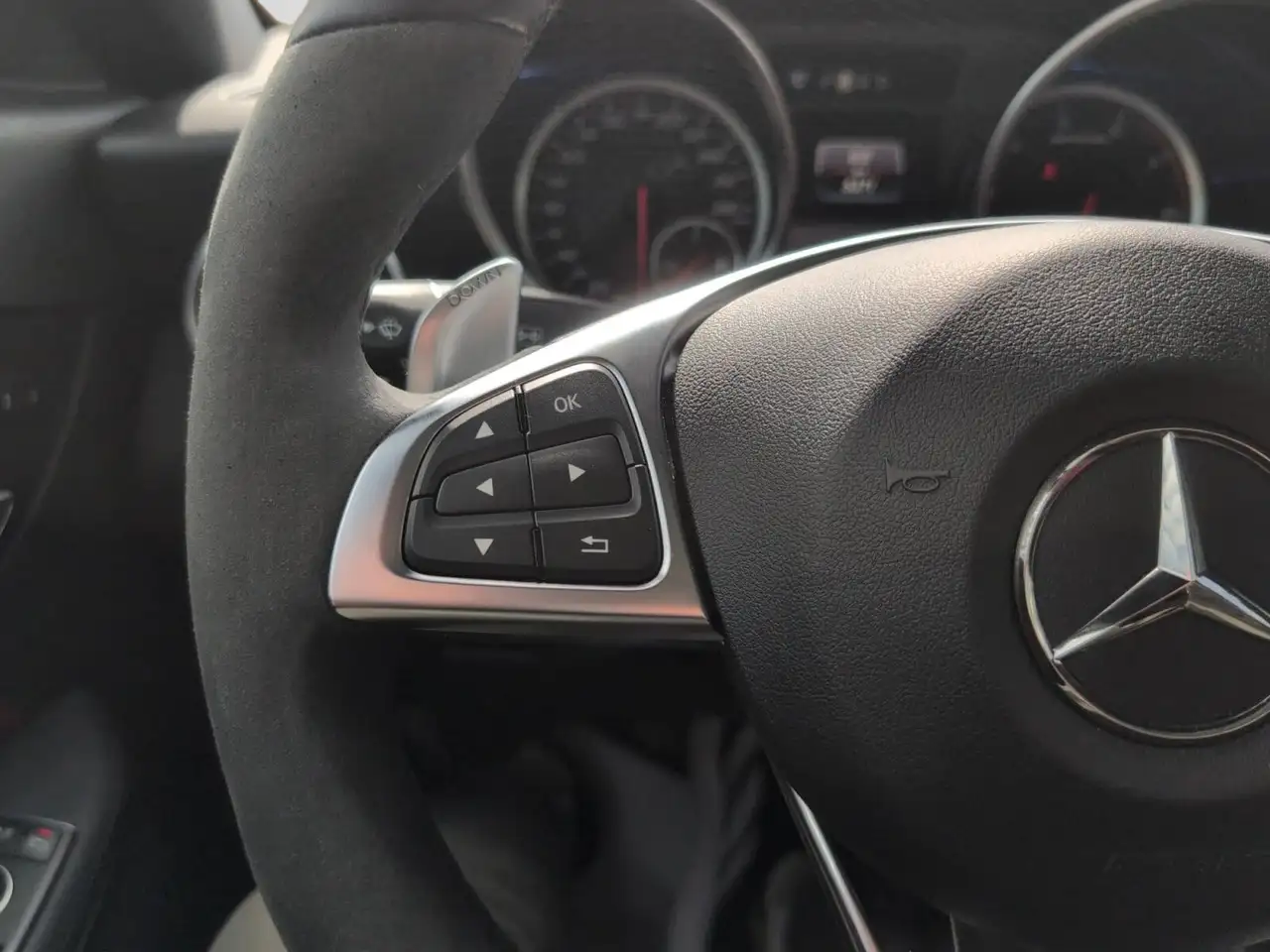 Mercedes-Benz SLC снимка Mercedes-Benz SLC