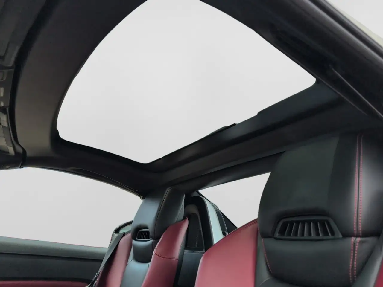 Mercedes-Benz SLC снимка Mercedes-Benz SLC