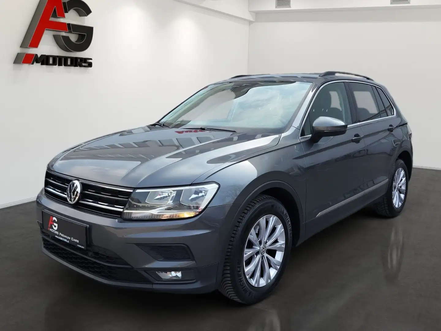 Volkswagen Tiguan 1,5 TSI ACT Comfortline DSG Grau - 1