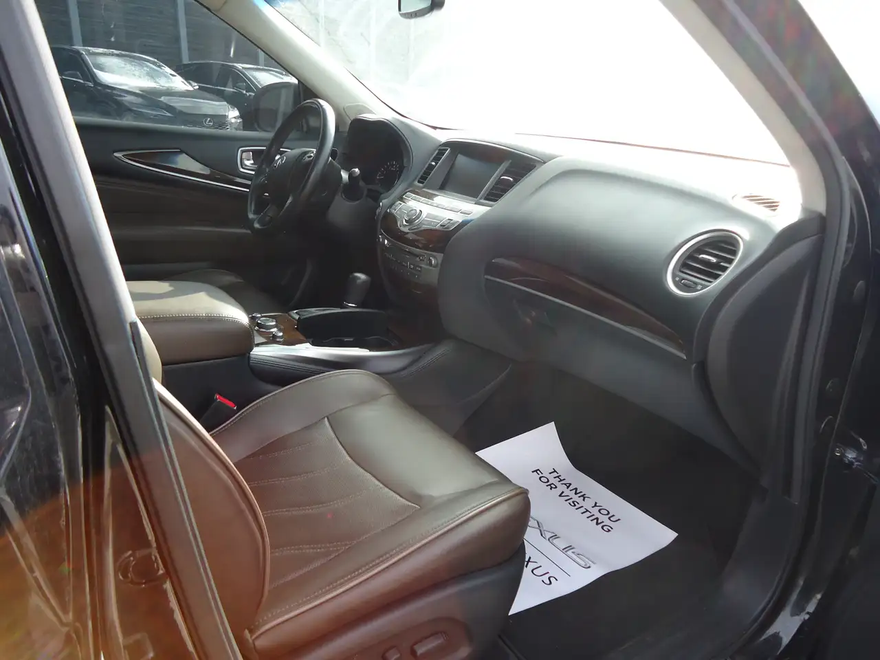 Infiniti JX35 снимка Infiniti JX35