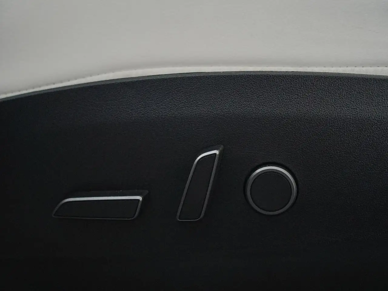 Tesla Model Y fotografie Tesla Model Y
